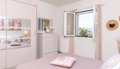 One-Bedroom Apartment with View 1