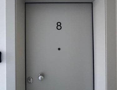 Deluxe One-Bedroom Apartment
