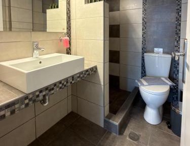 Twin Room with Bathroom