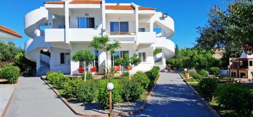Apartment with Countryside View - Ground Floor