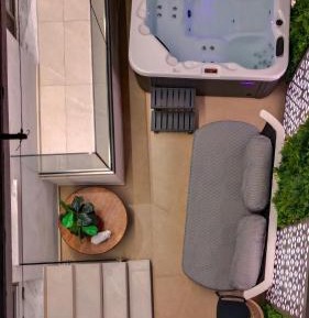 Suite with Hot Tub