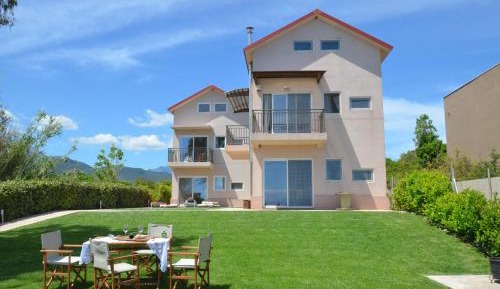 Three-Bedroom Vacation Home 