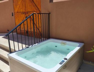 Villa Erato with Private Jacuzzi