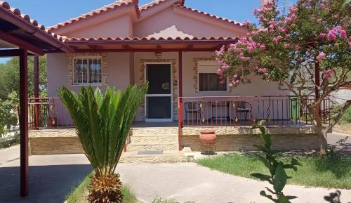 Villa with Garden View