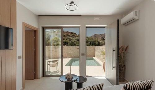 Superior One Bedroom Suite with Private Pool