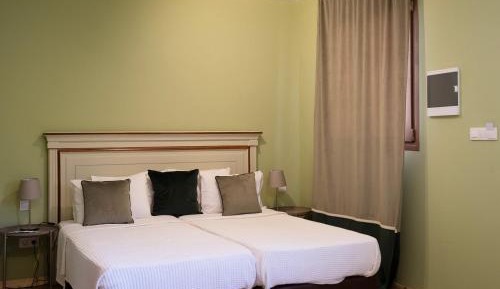 Suite with Garden View
