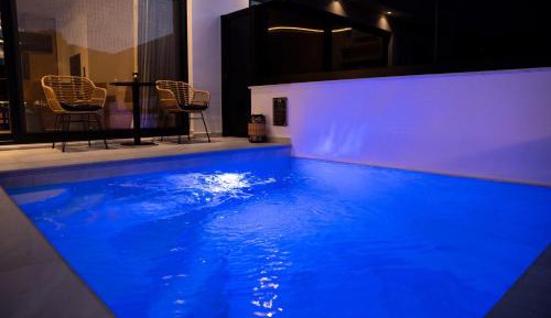 Suite with Private Pool
