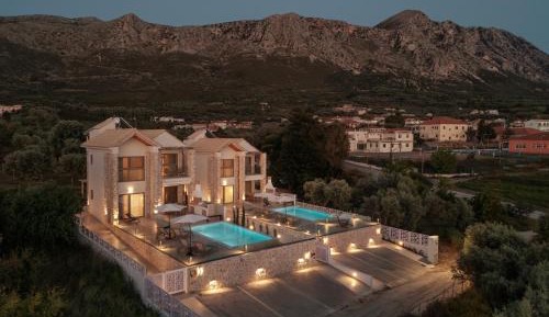 Tomas Villa 1