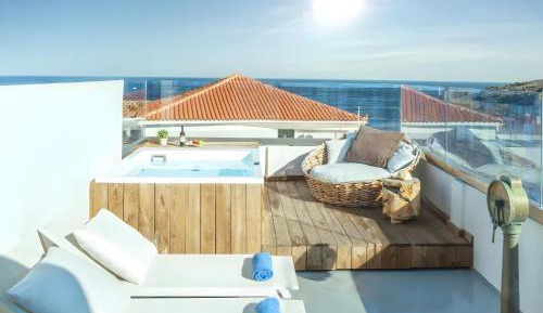 Suite with Outdoor Hot Tub