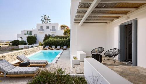Junior Suite with Pool View