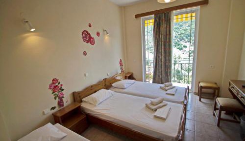 Deluxe Triple Room with Sea View