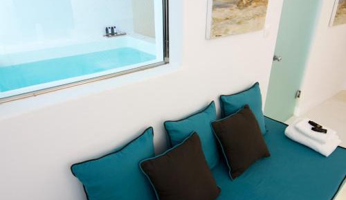 One-Bedroom House with Caldera View and Hot Tub 