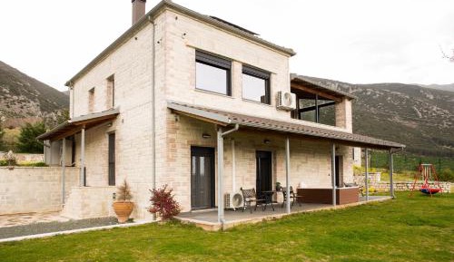 Villa with Garden View