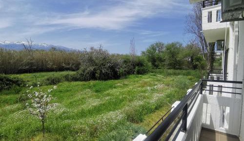 Studio with Mountain View