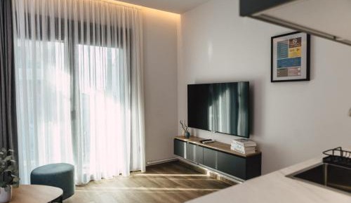 One-Bedroom Apartment with Balcony