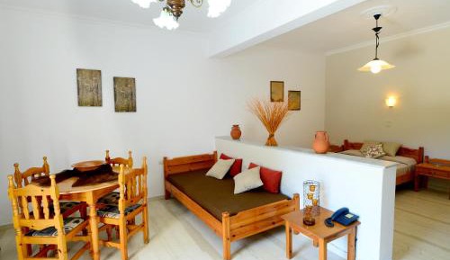 Studio (2-3 Adults)