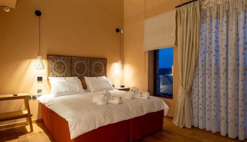 Signature Suite with Mountain View