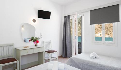  One-Bedroom Apartment with Sea View (2 Adults + 2 Children)