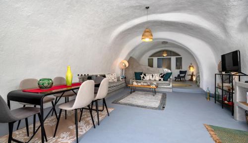 Cave Luxury Suite 