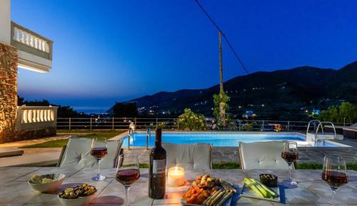Apartment with Pool View 
