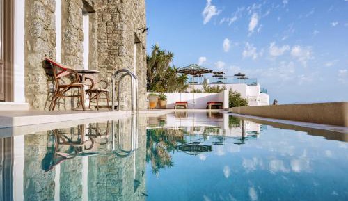 Superior Suite with Sharing Pool
