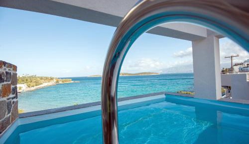 Apartment with Sea View and Private Pool