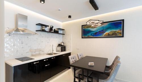 Two Bedroom Suite with Mountain View or Pool View