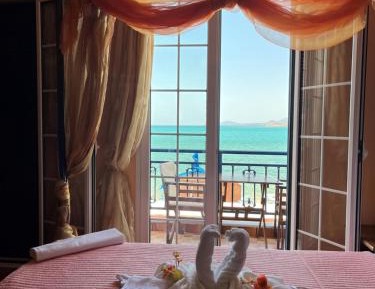 Standard Triple Room with Sea View