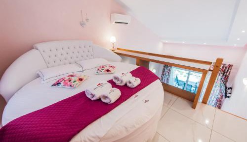 Luxury Suite - Split Level
