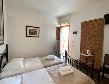 Economy Twin Room