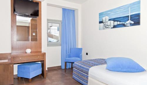Triple Room with City & Castle View