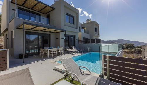 Porti Villas Iraklis III