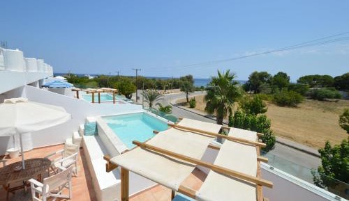 Superior One-Bedroom Apartment with Small Pool