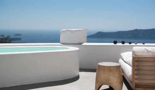 Deluxe Villa with Caldera View
