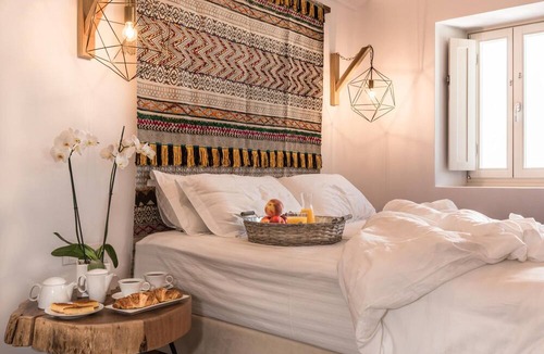Pyrgos Apartment | Deluxe Suite Sea View Hot Tub - White Co