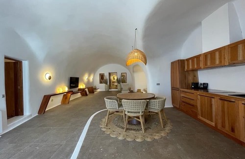 Messaria Hotel | Victoria Caves