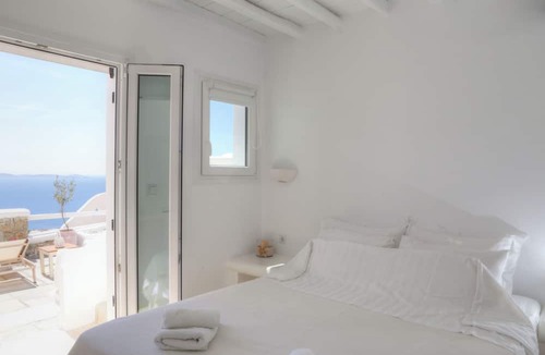 Agios Stefanos House | La Maison Blanche