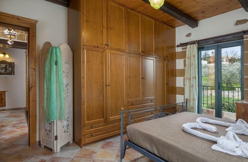 Nea Kydonia Villa | Athina Traditional Villa w/Private Pool & Vistas