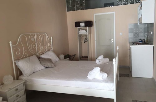 Kini House | Aphrodites Apartments