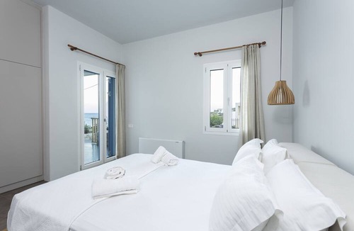 Agia Pelagia House | Alsea Seafront Apartments