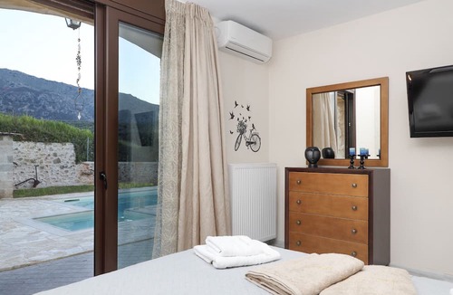 Varipetron Villa | Heliopetra Lux Villa with private Pool