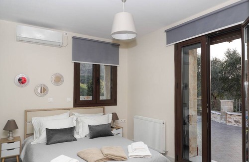 Varipetron Villa | Heliopetra Lux Villa with private Pool