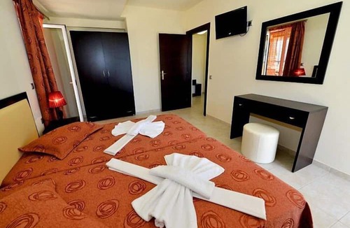 Kamisiana House | Golden Rose Suites