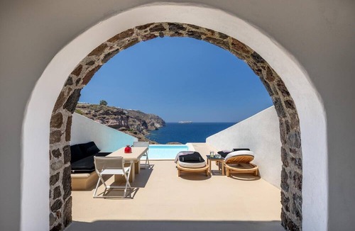 Akrotiri Hotel | Grand Ambassador Santorini Hotel