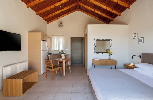 Nea Tirintha House | Anassia Villas