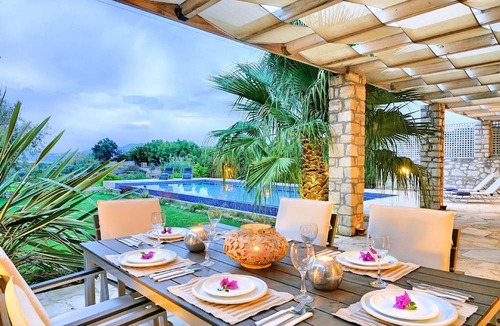 Dramia House | Cretan Mansion Heated Swimming Pool