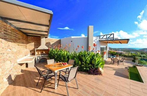 Vathi House | Canes Villa Heated Pool