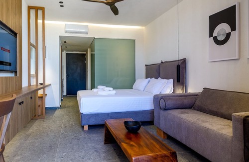 Platanes Hotel | Utopia Luxury Suites