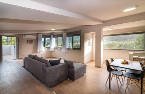 Romirion Villa | Villa Verano - Spacious 5-bdr & 5-bth Villa