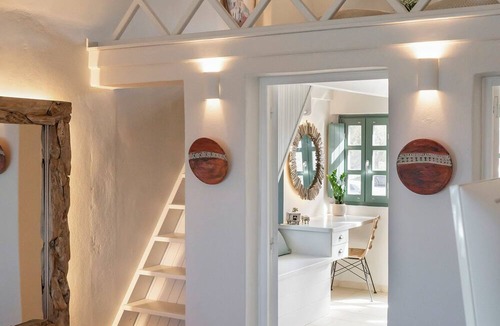 Kamari Villa | Michelangelo Beach Villa
